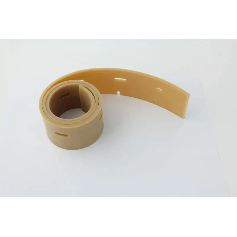 LAMELLE SUCEUR AVANT 40SH LG 812MM POUR AUTOLAVEUSE COMAC VEGA 65